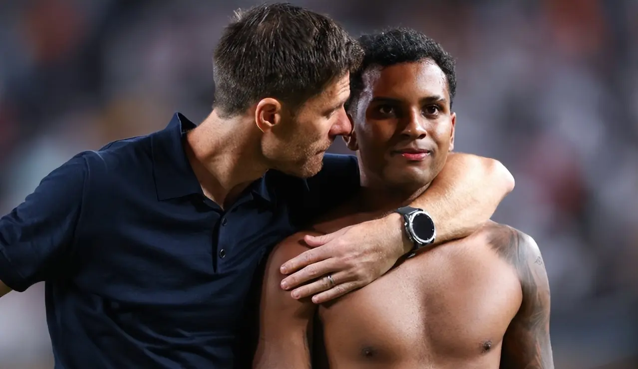 坐镇皇马中, 显低迷, 在两位后腰