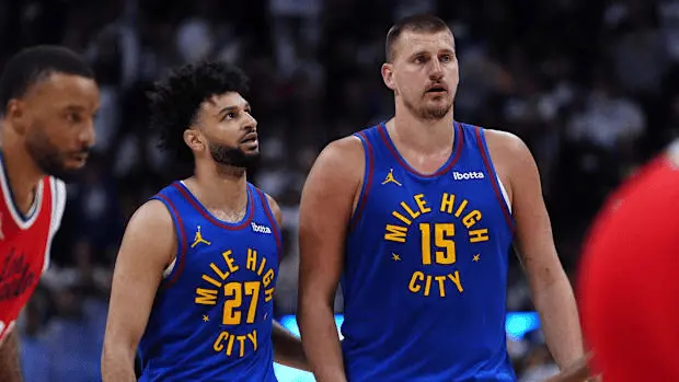 线阵容的 线阵容的