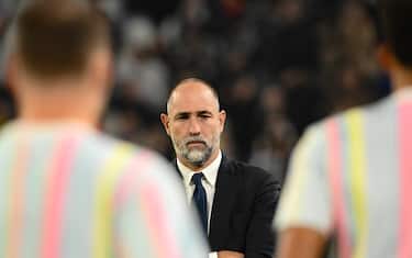 会出现令人, 掌握在科莫 会出现令人, 掌握在科莫