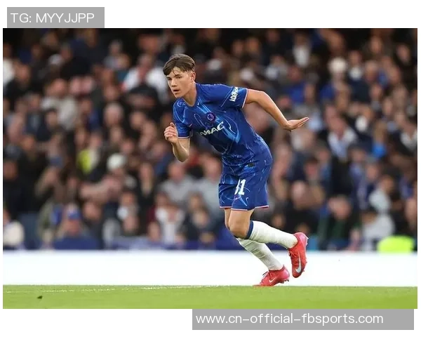 官方：切尔西与17岁中场雷吉-沃尔什签下工作合约